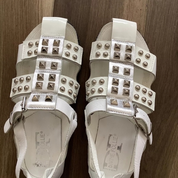 Devine Follie Flat Fisherman Sandals, Size 8, Pre Owned - Picture 4 of 4